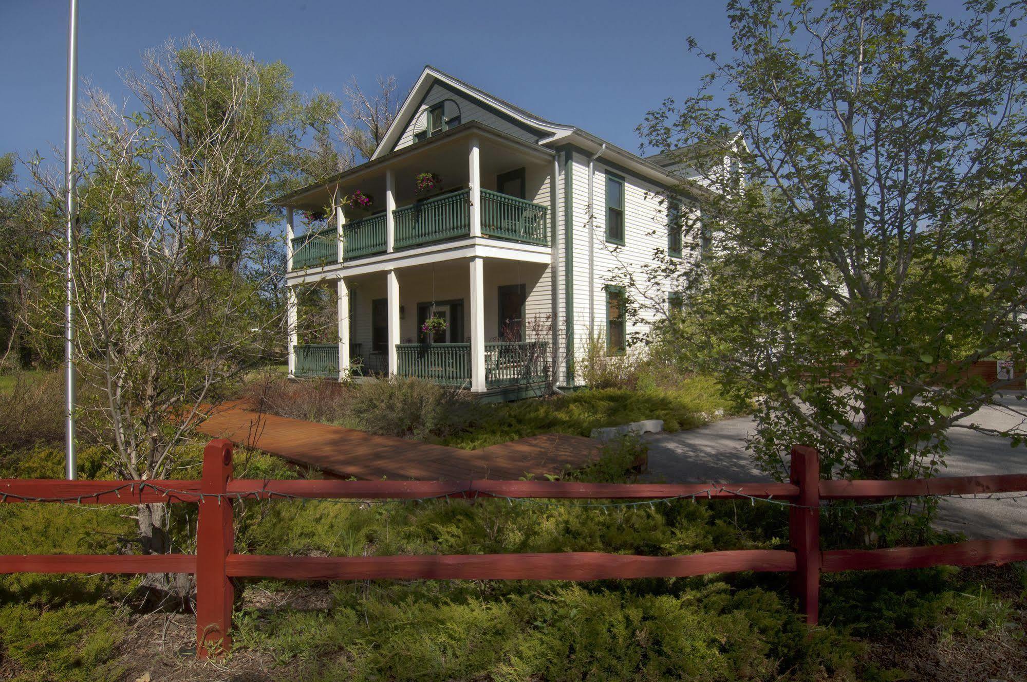 The Historic Elk Mountain Hotel Exterior photo