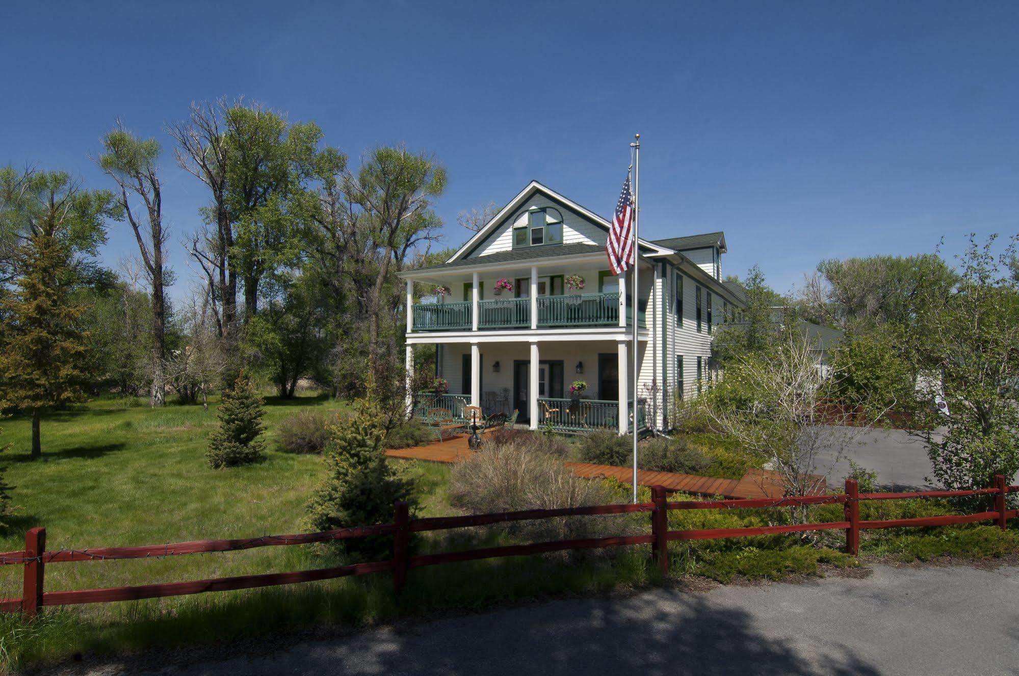 The Historic Elk Mountain Hotel Exterior photo